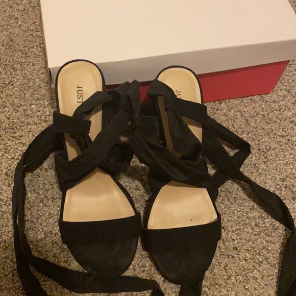 Strappy heels - Picture 3 of 5